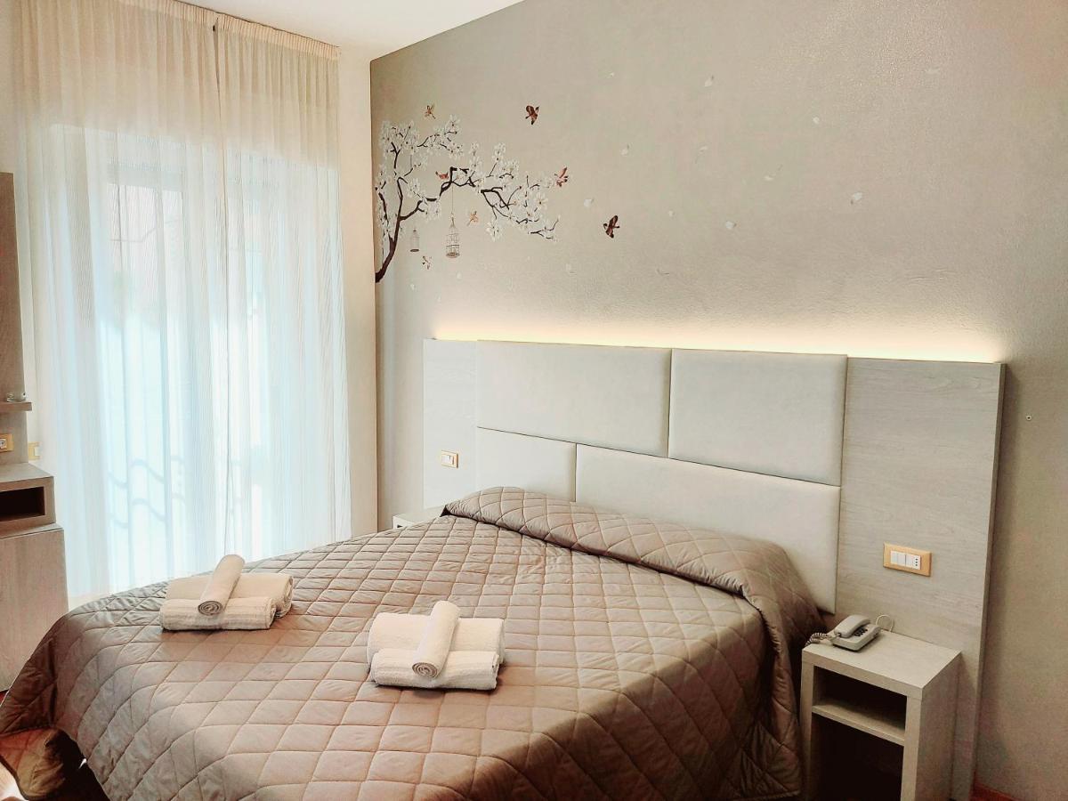 Hotel Monica