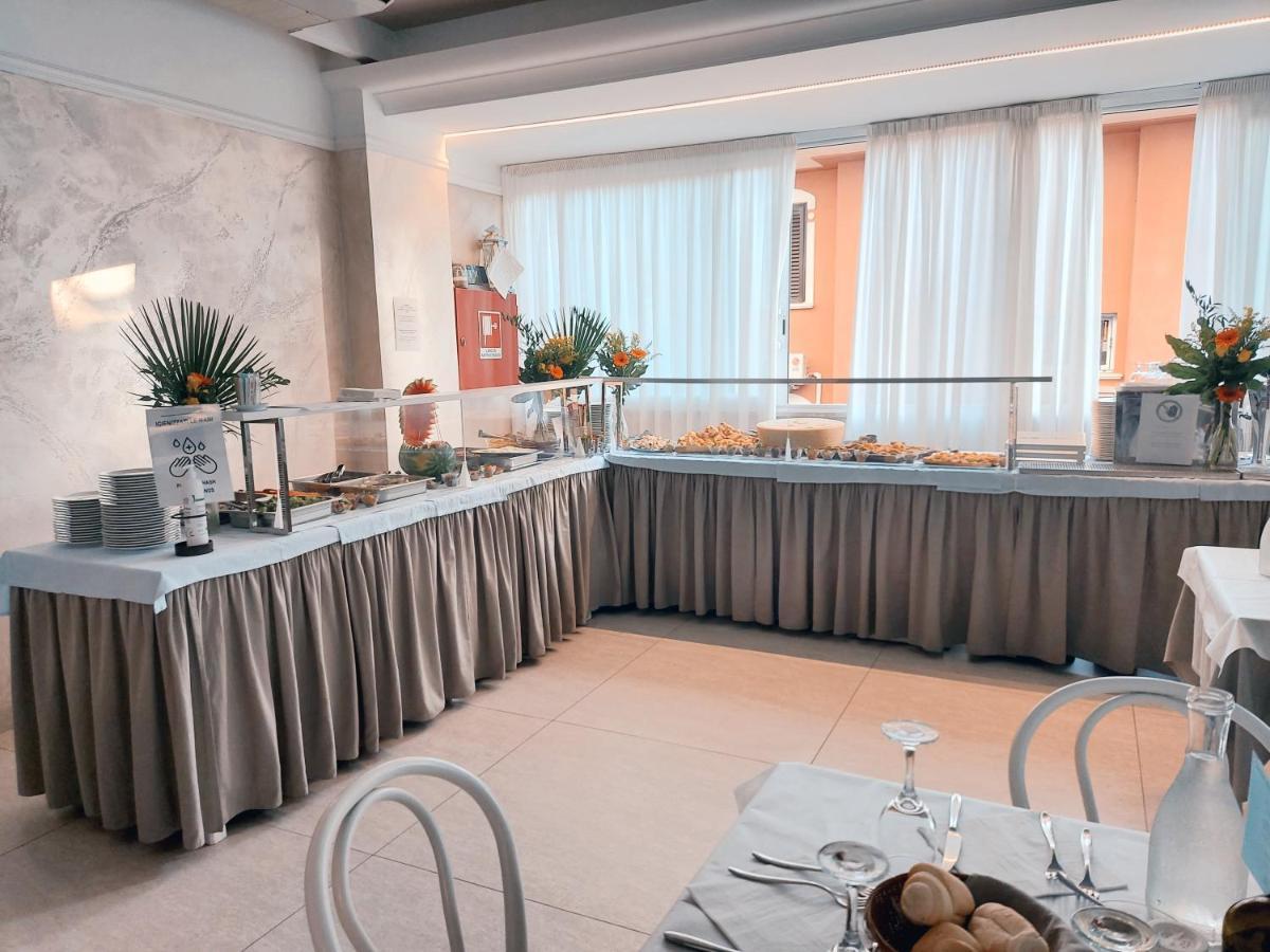 Monica Hotel 3*
