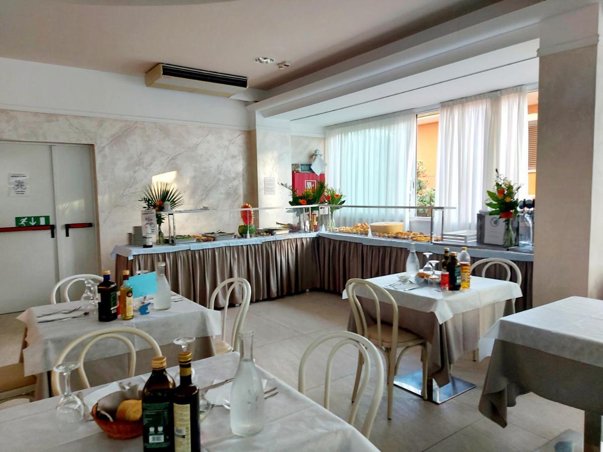 Hotel Monica 3*