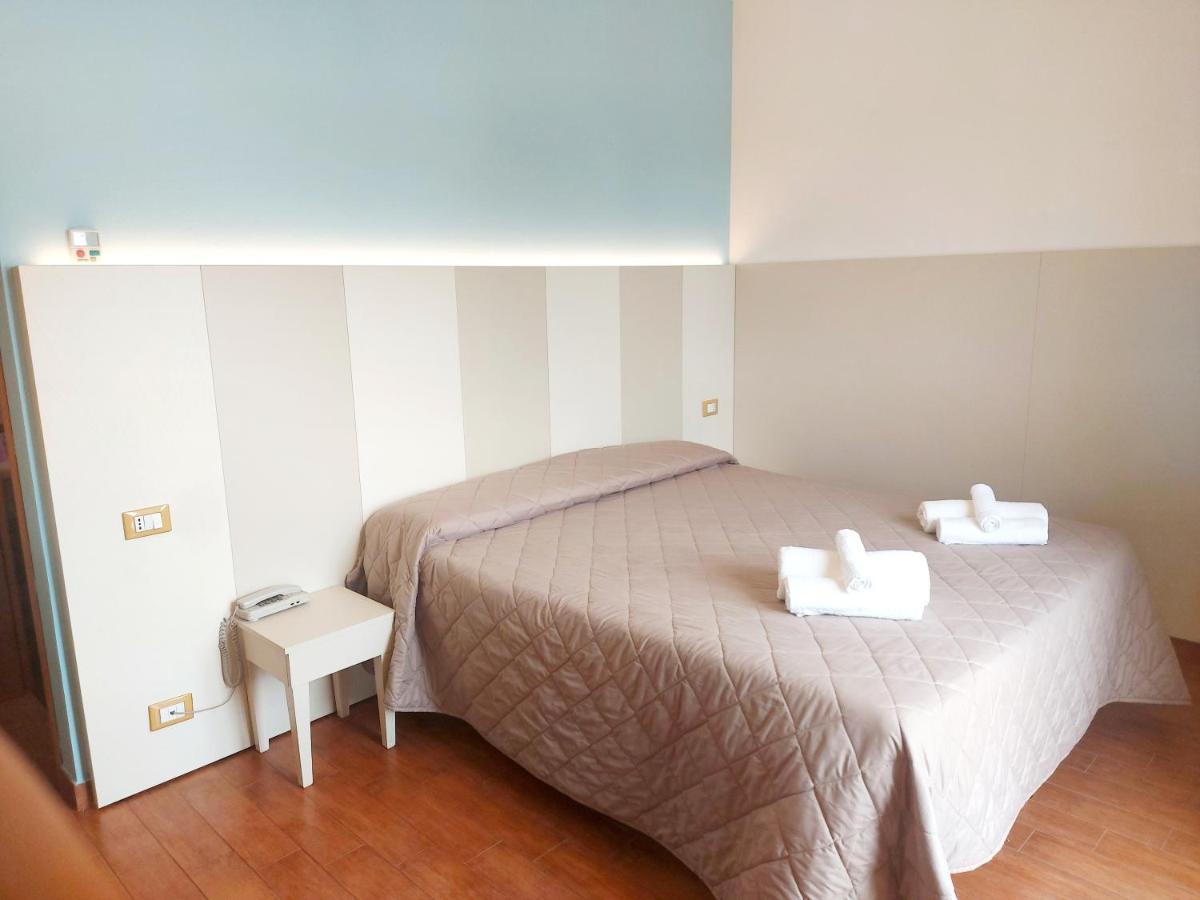 Monica Hotel