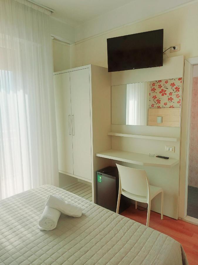 Monica Hotel