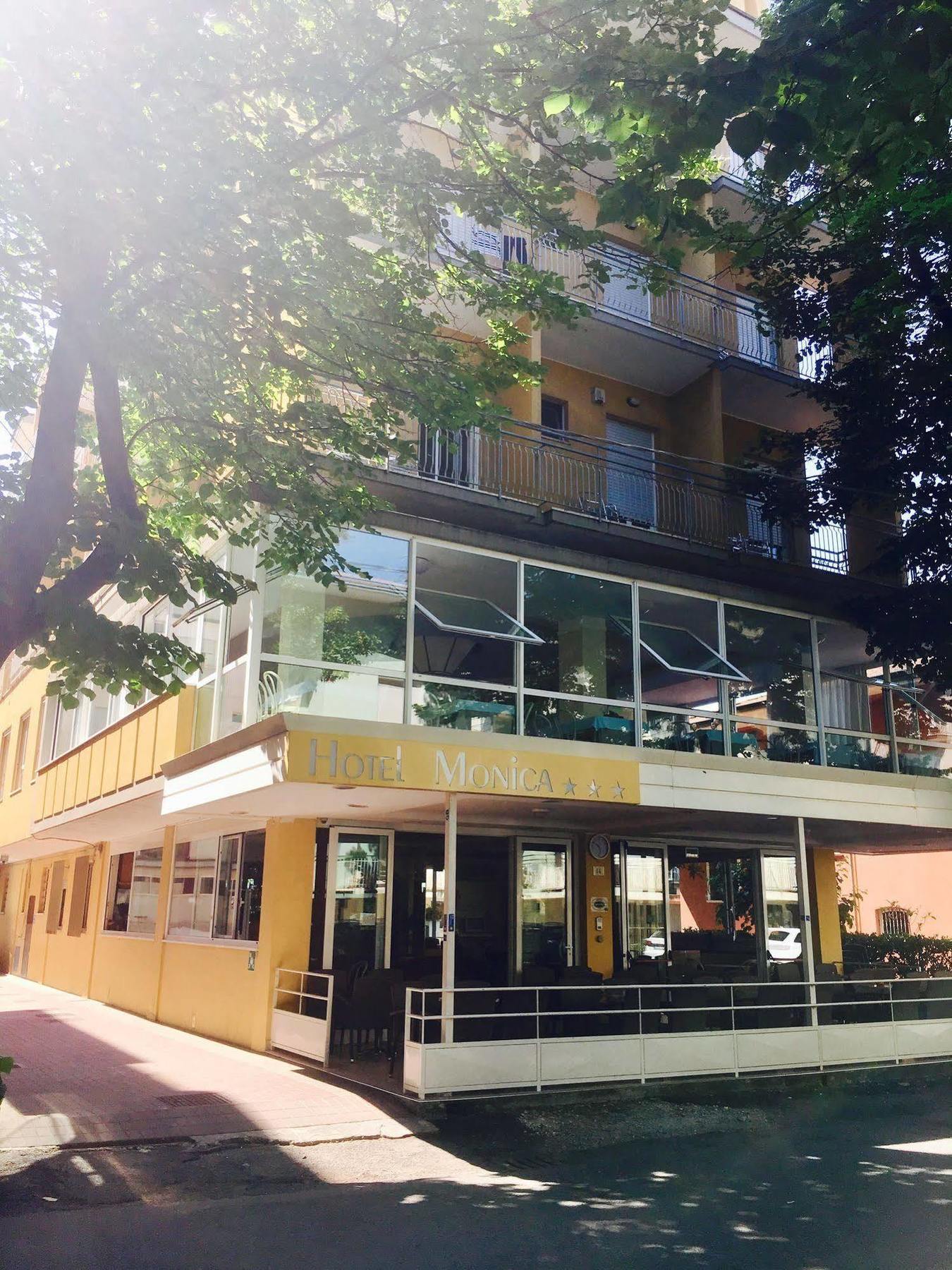 Hotel Monica