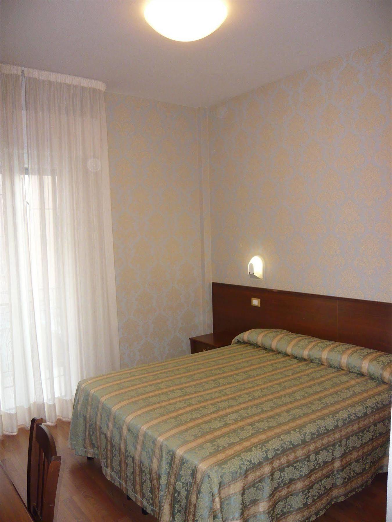 Monica Hotel 3*
