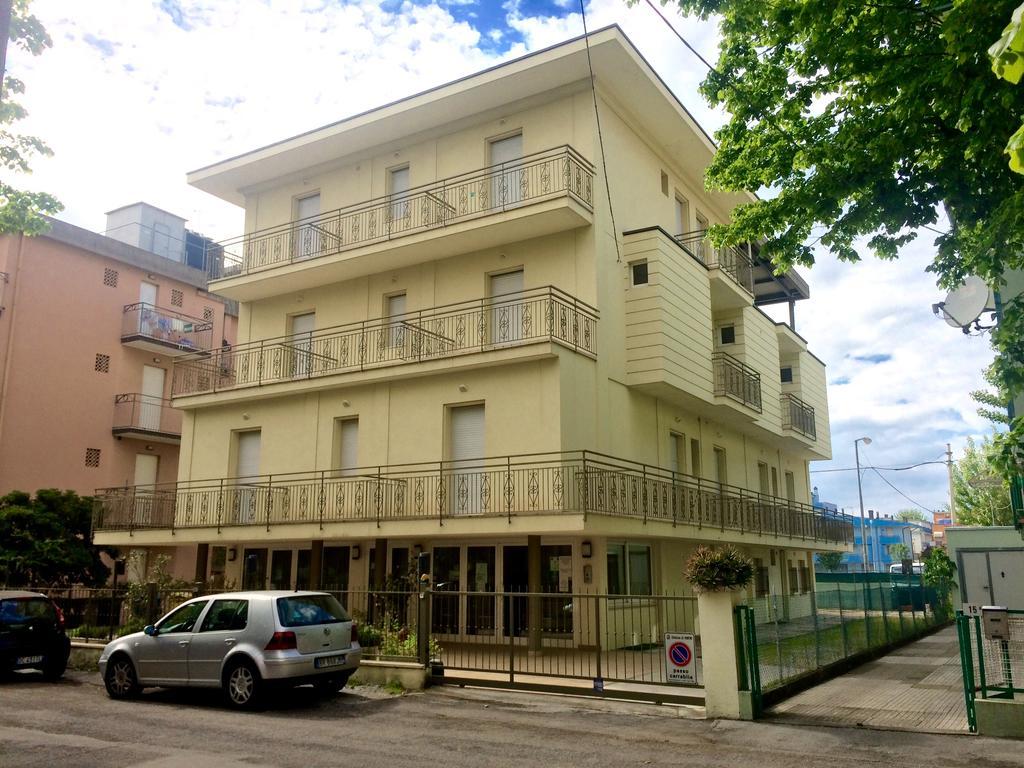 Monica Hotel 3*